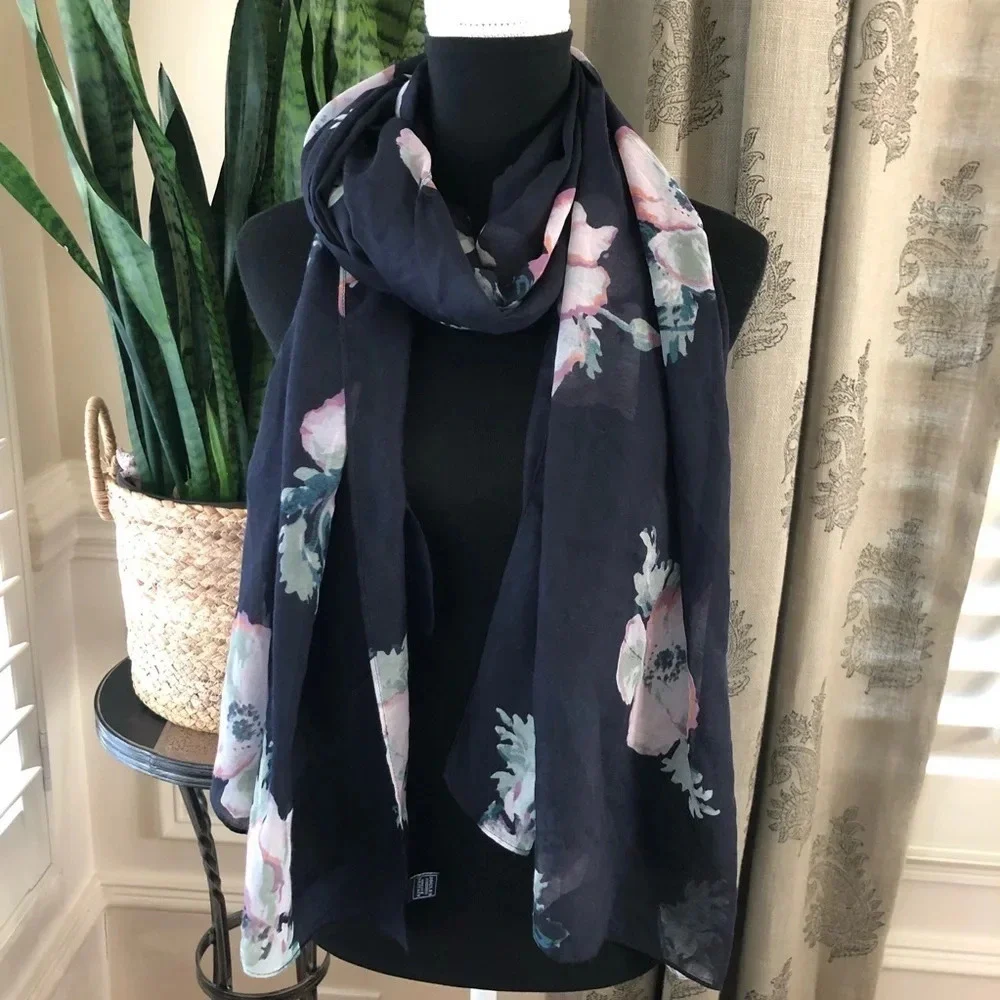 Joules Clothing Great Britain Navy‎ Floral Lightweight rectangle scarf wrap pink